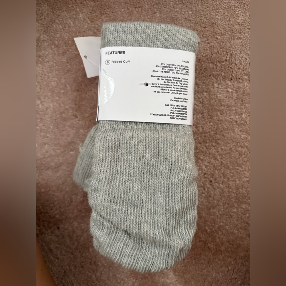 TNA Light Gray Slouchy Ankle Socks - Picture 3 of 3
